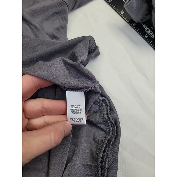 Cato Women’s Large Tunic Top Gray 3/4 Bell‎ Sleeve Soft V Neckline Ladder Cutout - Picture 4 of 8